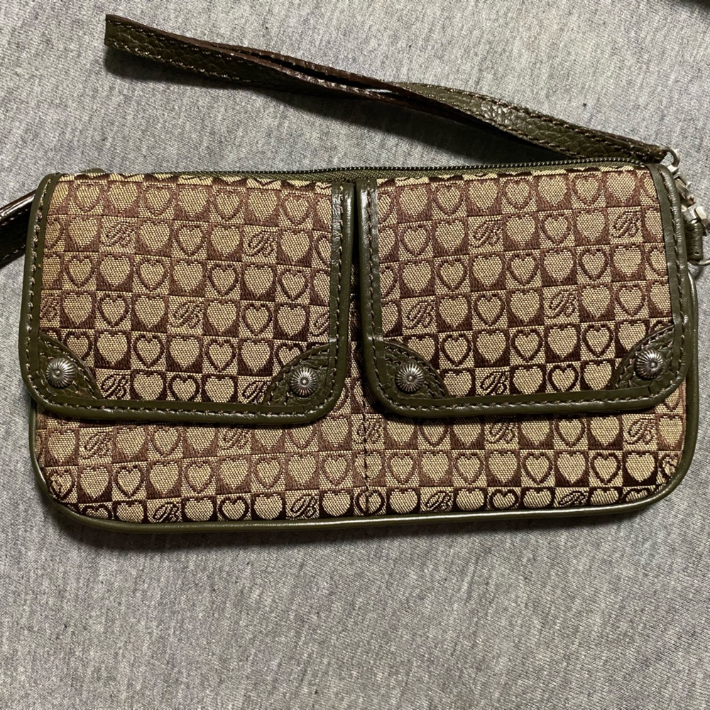 BRIGHTON wristlet wallet with lots of storage